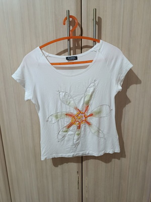 T-shirt with print size S used, white multicolor