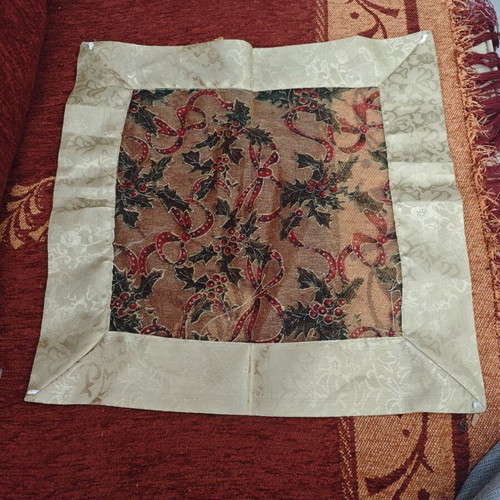 Christmas small tablecloth like new