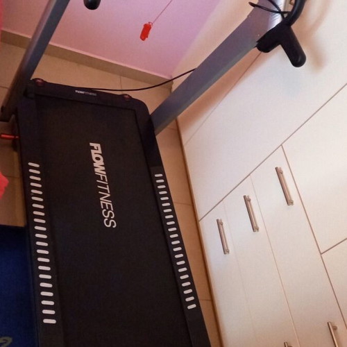 Flowfitness DTM400i Treadmill like new, foldable and convenient