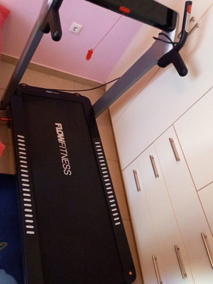 Flowfitness DTM400i Treadmill like new, foldable and convenient