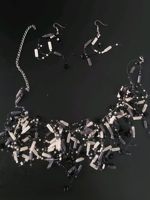 Necklace with earrings set like new