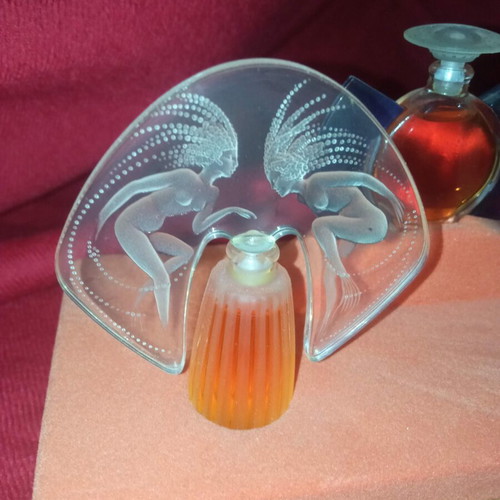 Lalique Les Flacons Miniature Perfume Set like new, 3 bottles