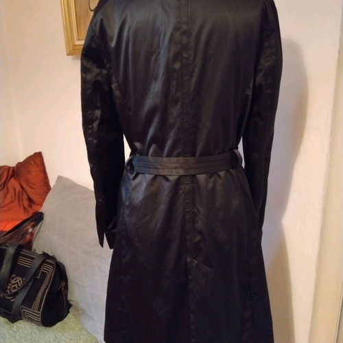 Zara black satin trench coat used, size M with lining