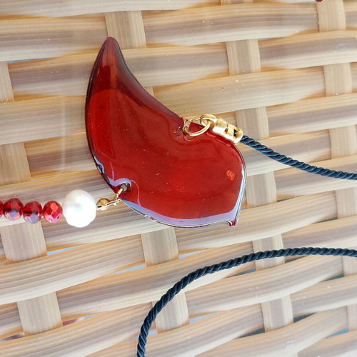 Handmade necklace new, beautiful