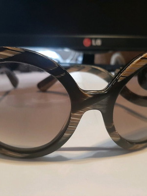 Prada vintage γυαλιά ηλίου like new, πολύχρωμος ταρταρούγας σκελετός