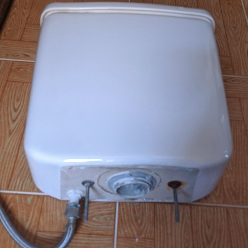 Ideal Standard porcelain toilet cistern dual flush like new