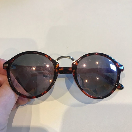 Meller tortoise sunglasses with light mirror like new, brown