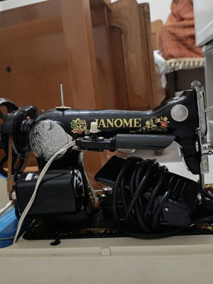 Janome sewing machine new, home use