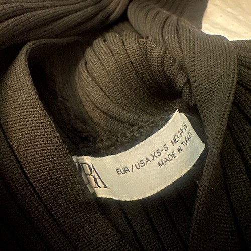 Zara top XS like new, black with hood and button details