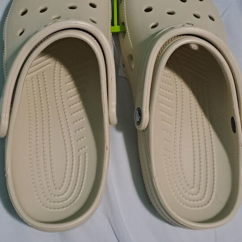 Crocs women's classic clogs slippers size 41-42 new beige