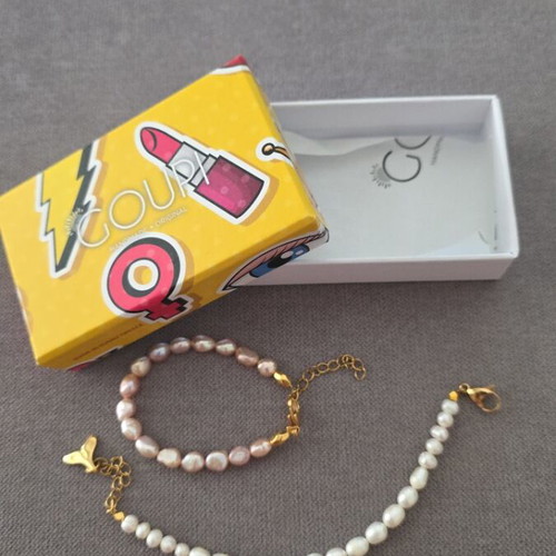 Goupi bracelets new, white and pink pearls set