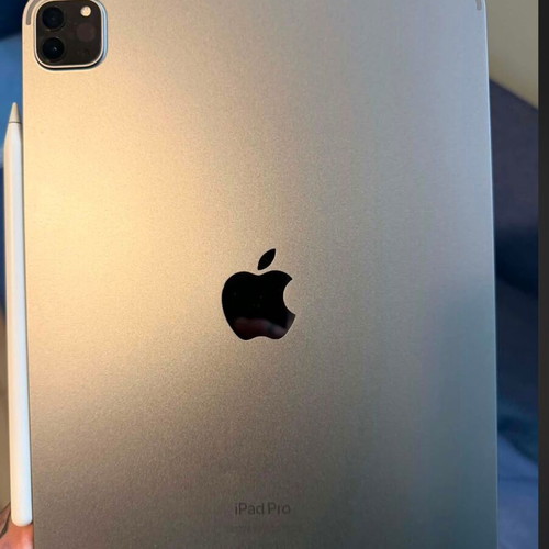 Apple iPad 11 Pro (2022) M2 with Apple Pencil and original case