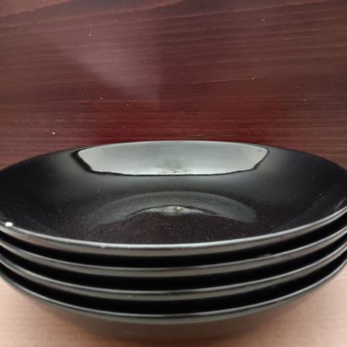 Set of 4 deep plates used