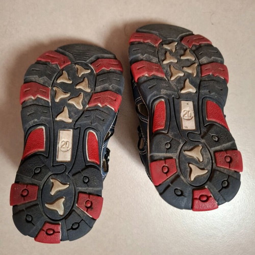 Oscal sandals used, size 20 for boys
