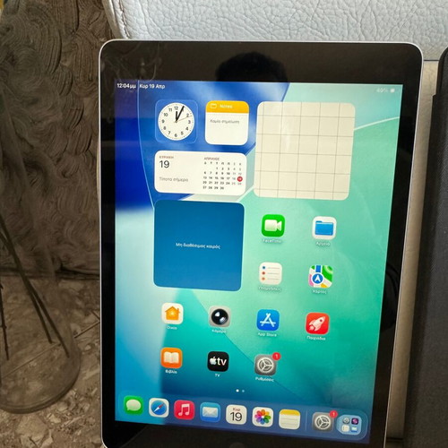 Apple iPad 10.2" 8th Gen 128GB Wifi σαν καινούργιο με θήκη