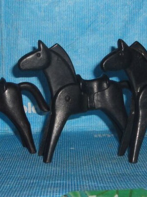 Playmobil set of 5 black horses 1st generation