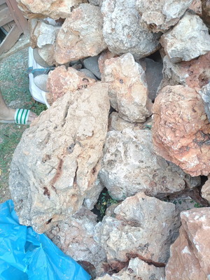 Decorative garden stones like new, approx. 3 big bags, with holes