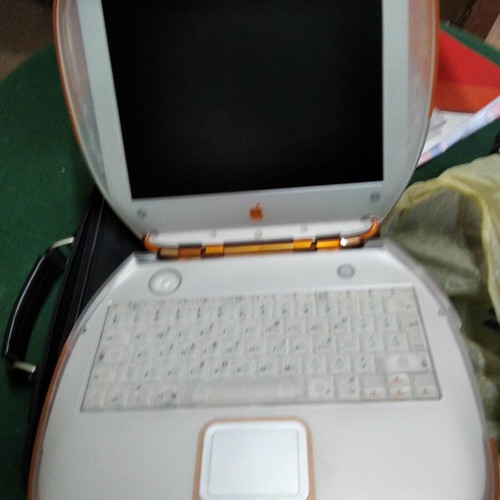 Apple iBook M2453 laptop used with original charger