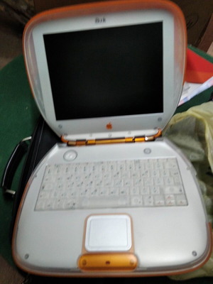 Apple iBook M2453 laptop used with original charger