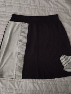 Skirt above the knee black, like new, thin fabric, size S