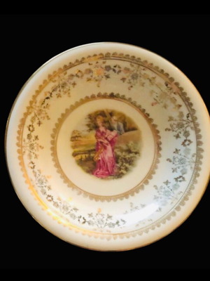 Alka Bavaria porcelain plates used, set with bowl