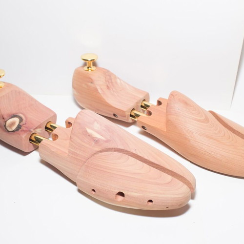 Cedar Shoe Trees size 40 like new with rich cedar aroma