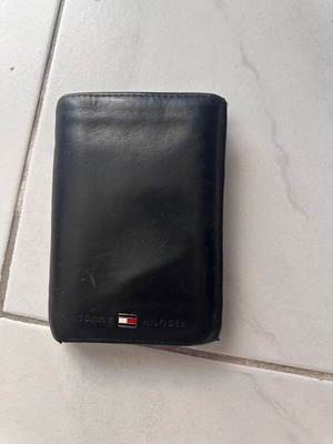 Tommy Hilfiger wallet used, black with multiple compartments