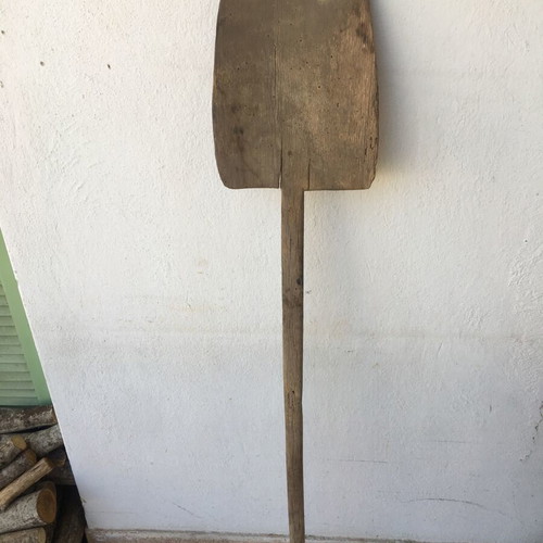 Wooden single-piece oven peel with curved handle 152cm long