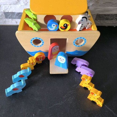 Wooden Noah's Ark toy like new with peg shapes