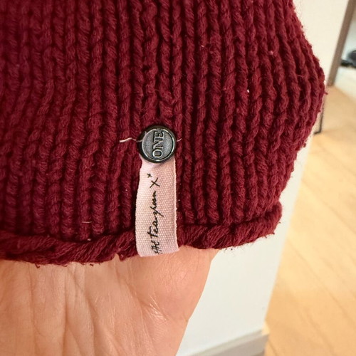 One Teaspoon knitted sweater like new, burgundy