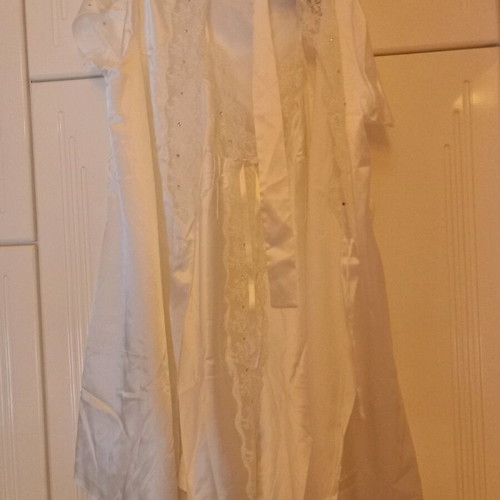 white baby doll, size 40, satin with a unique robe (original price 100 euros)