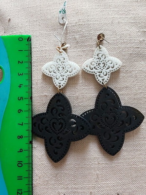 Fo Bijou earrings like new
