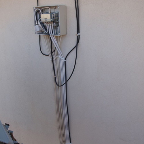 Complete satellite installation with VUSolo2 receiver, Toroidal T90 dish and 1.05m motorized dish