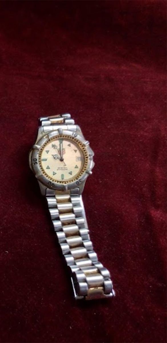 Vintage ladies best sale tag heuer watch