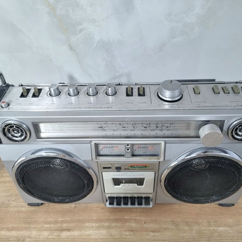 CROWN CSC 850F radio cassette player used, for spare parts
