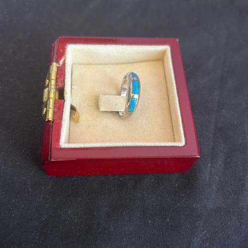 Silver 925 ring like new with blue details