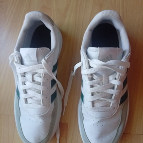 Adidas boys' sneakers size 42-42.5, white