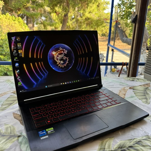 MSI gaming laptop RTX 4050 Intel Core i7 16GB RAM 512GB SSD