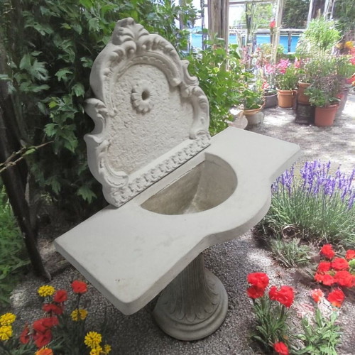 Astrea Garden Outdoor Concrete Wall Fountain new, unpainted