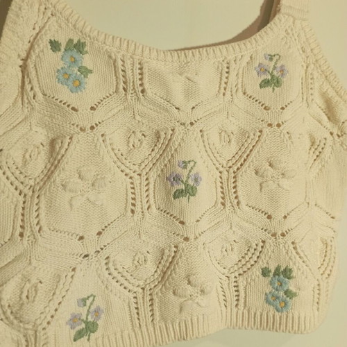 Knitted top Stradivarius cream with embroidered flowers, like new