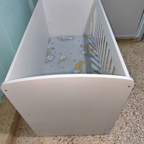 Baby cot white like new with mattress and pillow