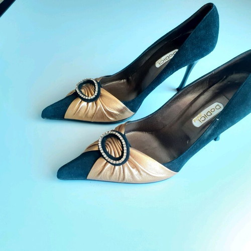 Women's shoes black suede and gold leather pumps like new