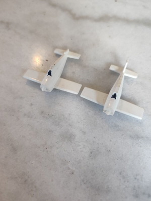Plastic airplanes used from the 80s, set of 2