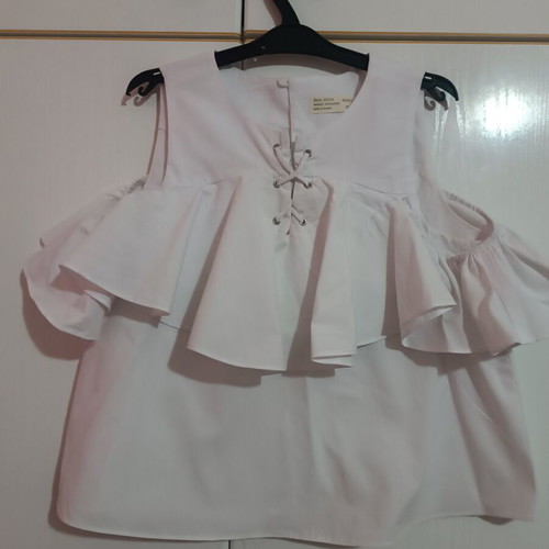 Zara Girls white blouse with open shoulders, used, age 11–12