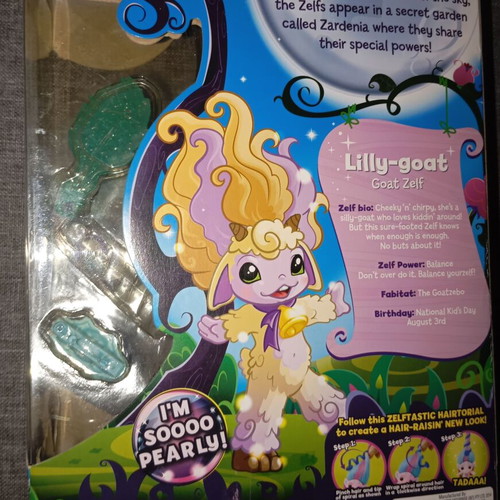 Zelf goat figure like new with accessories