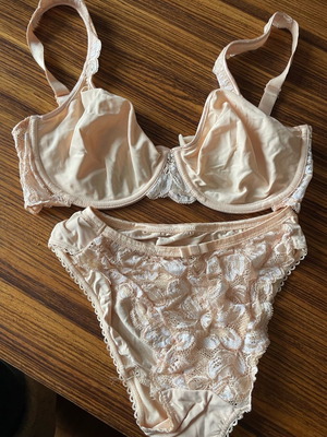 Dim lingerie set new