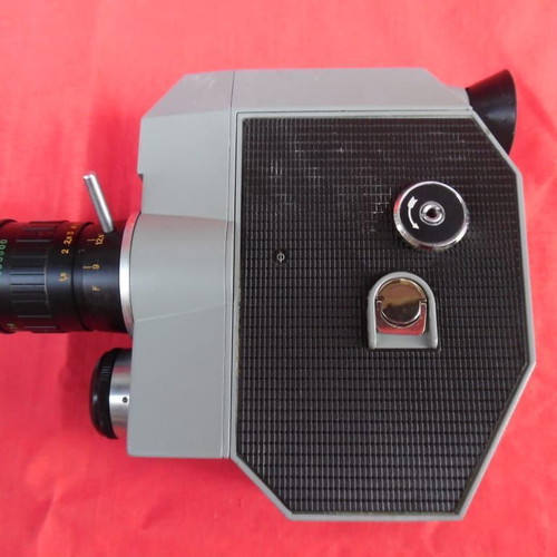 Kbapu QUARZ 5 8mm vintage video camera from the 1960s in excellent condition