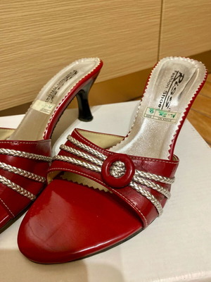 Κόκκινα kitten heels