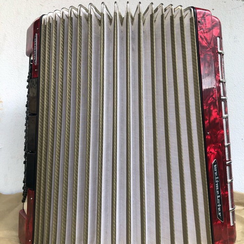 Weltmeister Diana accordion like new, red pearl