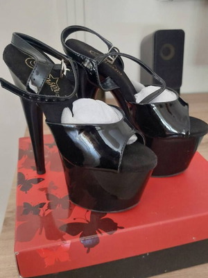 Pleaser Adore pole dance shoes like new, 7" stiletto heel, 2 3/4" platform